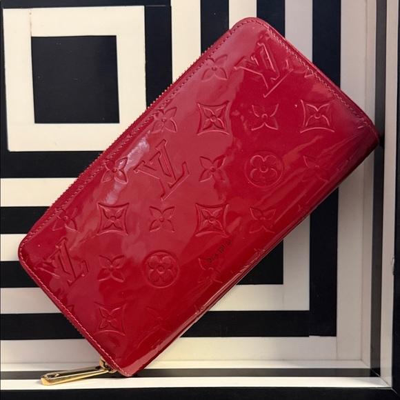 Louis Vuitton Red Vernis Monogram Zippy Wallet Patent Leather Gold Zip - Picture 2 of 14